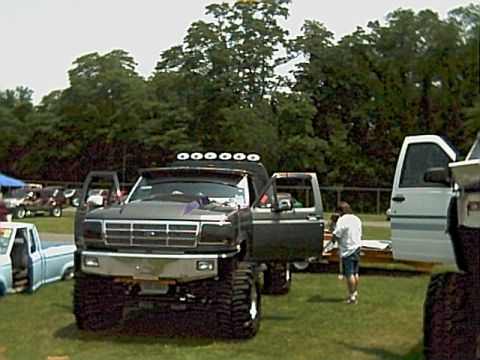 1994 Ford Bronco - Lifted F-Series w/hydraulic bed lift