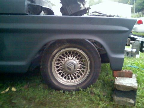 2002 Ford Crown Victoria photo