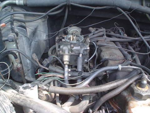 1984 Ford Bronco - Looking at the single barrel feedback carb