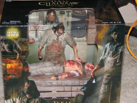 1991 Ford Bronco - This action figure set depicts a scene from The Texas Chainsaw Massacre movie.