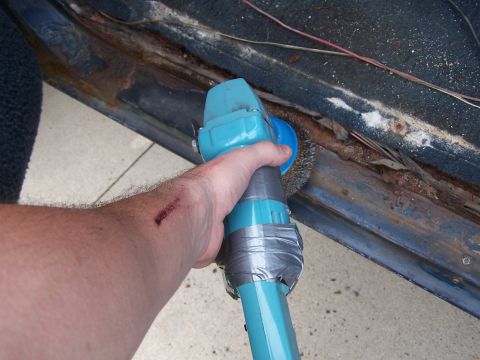1986 Ford Bronco - Wire brush rockers