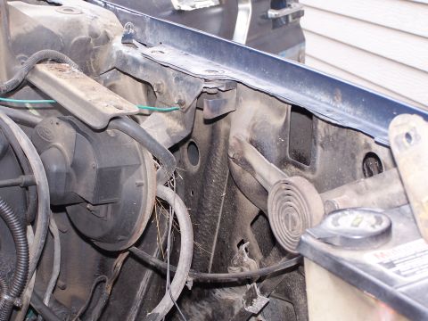1986 Ford Bronco - Fender Bolts removal