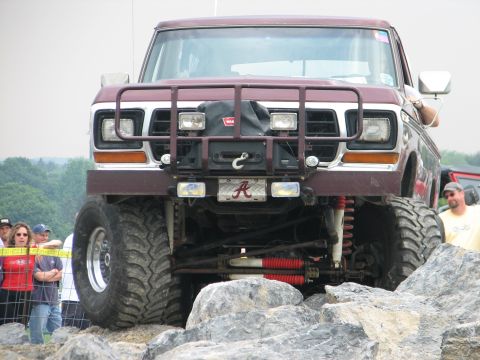 1992 Ford Bronco - This modified Ford Bronco is navigating a rocky obstacle course.