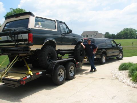2000 Ford Excursion photo