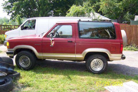 1996 Ford Bronco - can ya tell I like red?
