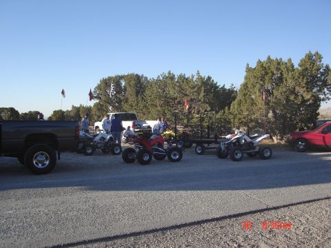 1981 Ford Bronco - Others getting ready