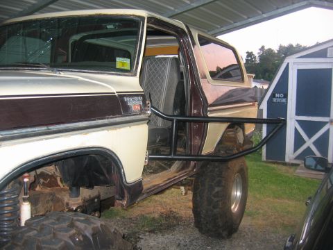 1992 Ford Mustang - This modified 1978 Ford Bronco features a two-tone paint job and off-road enhancements.