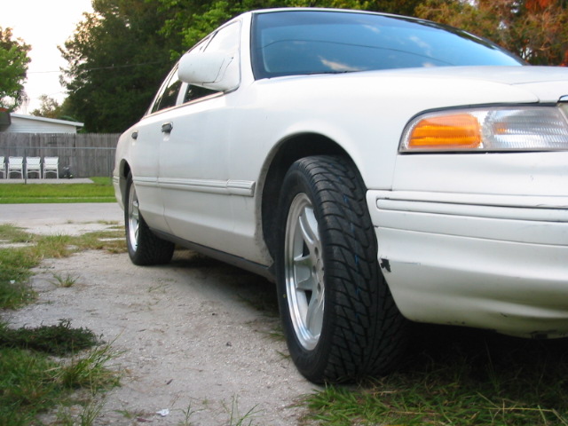 1997 Ford Crown Victoria front quarter panel and wheel