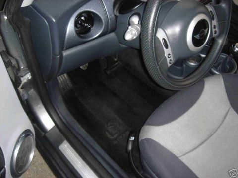 2003 MINI Cooper photo