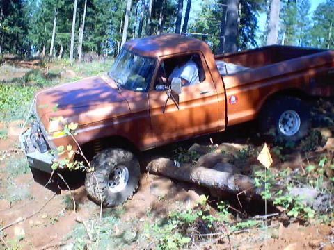 1976 Ford F-100 - 4x4 Wars October 2002