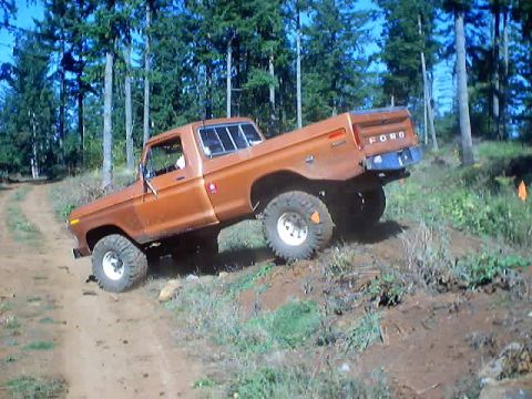 1976 Ford F-100 - 4x4 Wars October 2002