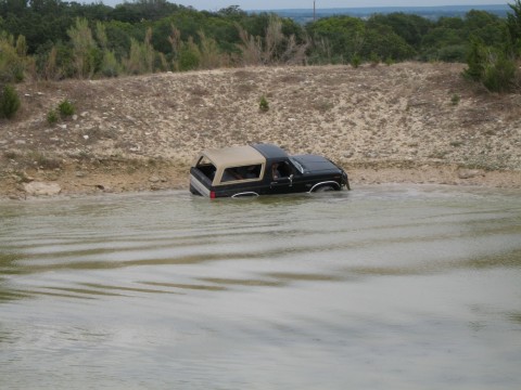 1986 Ford Bronco - died here with water coming in doors and tailgate, thought for sure i'm stuck. but got her started and pulled right out
