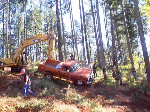 1976 Ford F-100 - 4x4 Wars October 2002