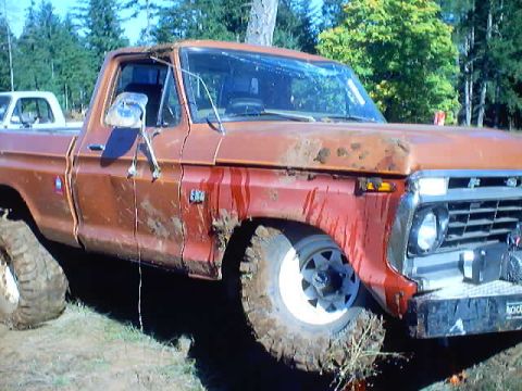 1976 Ford F-100 - I was balancing on 2 wheels for a second. I suspect the right front ball joints took on most the weight of the truck, pulling them selves o…