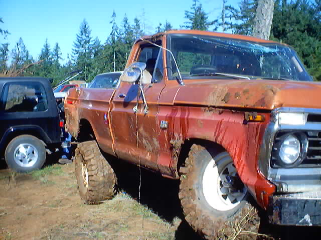 The cab held up extremely well considering I didn't have a roll cage.

4x4 Wars October 2002