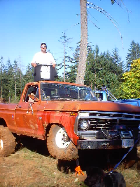 1976 Ford F-100 - 4x4 Wars October 2002