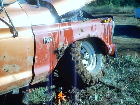 1976 Ford F-100 - 4x4 Wars October 2002