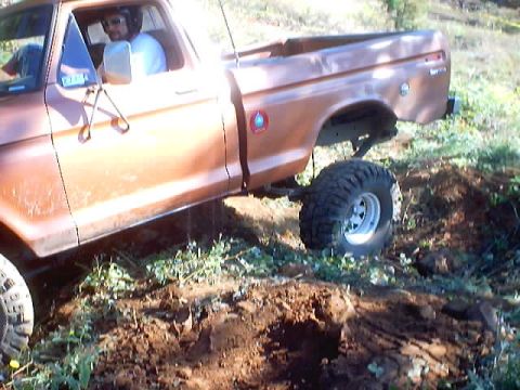 1976 Ford F-100 - 4x4 Wars October 2002
