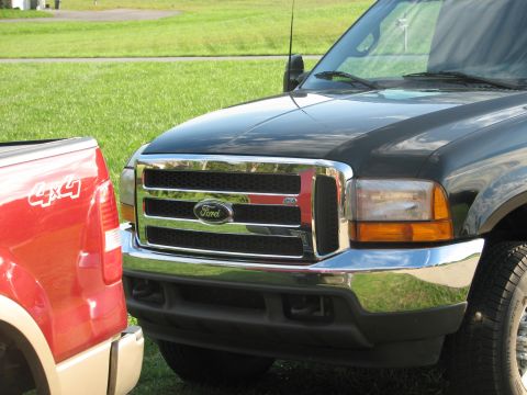 2000 Ford Excursion photo
