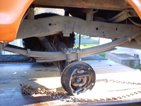 1976 Ford F-100 - broken 9" axle