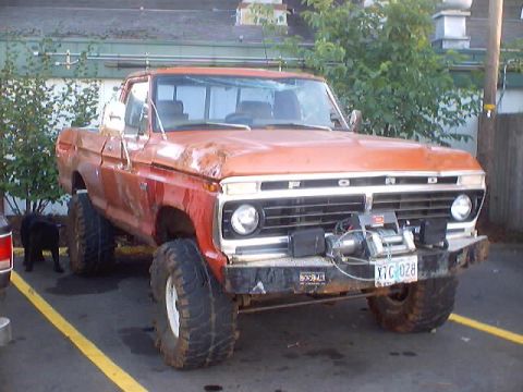 1976 Ford F-100 - Got it fixed and drove it back to town. I only plan on relacing the windshield and pounding out the roof at this time.