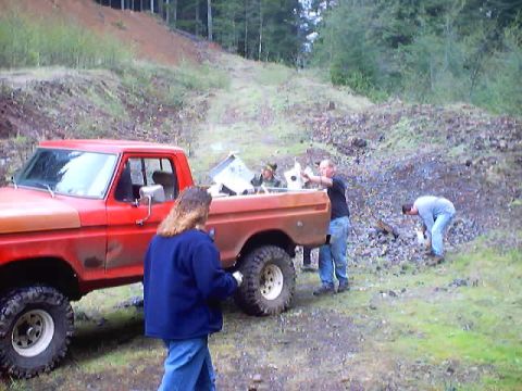 1976 Ford F-100 - Grabbing discarded computer equipment.