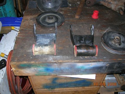 1985 Ford Bronco - rear shackles