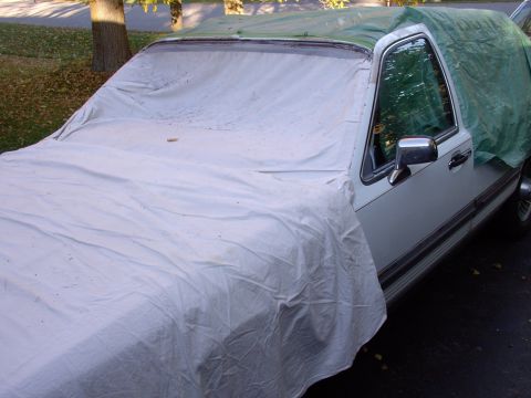 1990 Lincoln Town Car - Buttoning up for the night