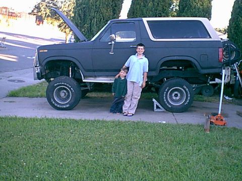 1983 Ford Bronco - I planed this to goe over 2 days. saturday for the drivers side and sunday for the pass side. i wanted alot of time since i never seen one…