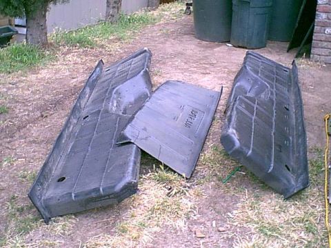 1983 Ford Bronco - I used a dramil and sliced the bed up.