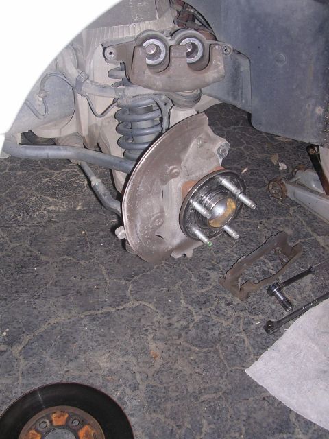 2003 Ford Crown Victoria - Old Axel to be Removed