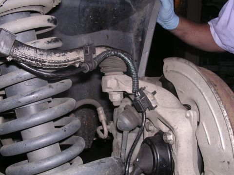 2003 Ford Crown Victoria - Rear of Axel