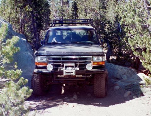 1994 Ford Bronco - The rocks don't make it any easier on the tight spots