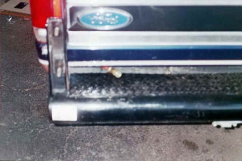 1994 Ford Bronco - rear line in