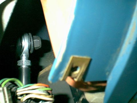 1983 Ford Bronco - Here is the connection to the equlizer bar. This setup works great.