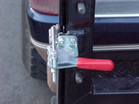 1994 Ford Bronco - rear bumper latch