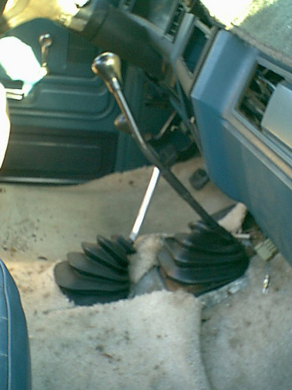 1983 Ford Bronco - as i was driving home from wor 3 months after the lift install the shifter weld broke and i threw the shifte at the car next to me on accid…