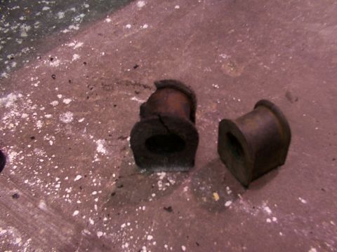 1988 Ford C-350 (Centurion Conversions) - Worn sway bar bushings, likely needing replacement.
