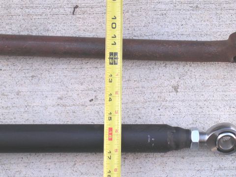 1994 Ford Bronco - old and new trackbars. the new stuff is much more heavy duty. got it from rockequipment.com