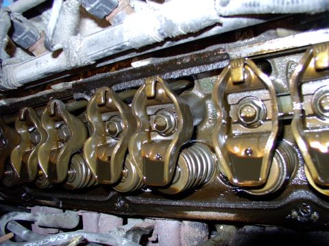 1990 Lincoln Town Car - This is before the oil change, after 3000 miles. I've seen dirtier 16 year old engines. I'm pretty happy with the condition of the engine a…