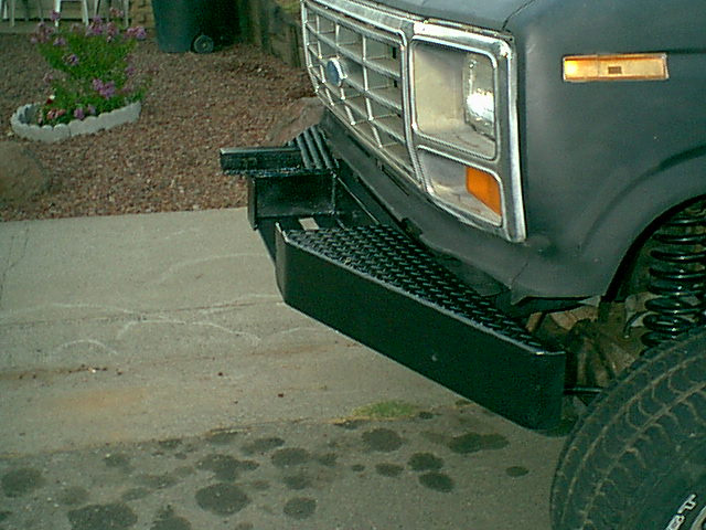 Here is the drivers side all painted. this sure does improve the front end looks.