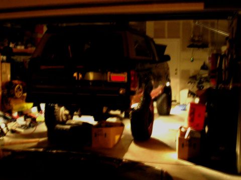 1994 Ford Bronco - no other lights are on in garage