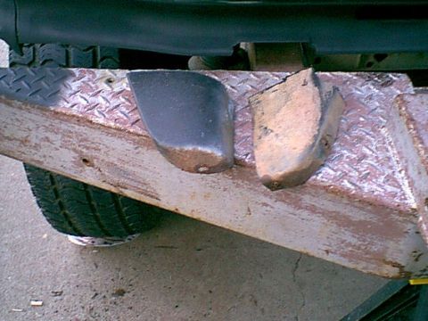 1983 Ford Bronco - Here are the fender ends i cut off the pass side of the front fender.