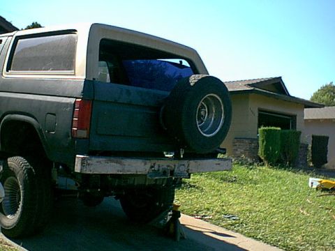 1983 Ford Bronco - after bolting and getting this set is when i found out why the last person got rid of it. the outside ends are bent up alittle. no problem…