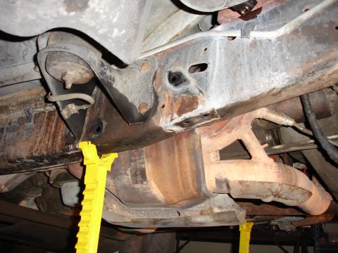 1996 Ford Bronco - passenger side radius arm bracket removed