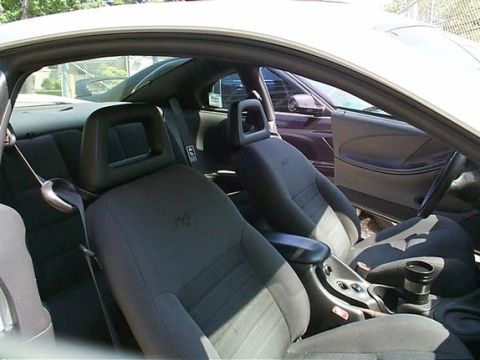 2000 Ford Mustang photo