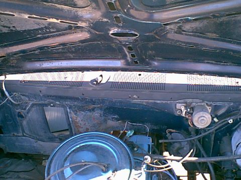 1983 Ford Bronco - well it fits good now. here is the shot from the center.