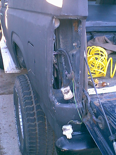 1983 Ford Bronco - here is the drivers side it was full of bad connections. so i replaced the sockets.
