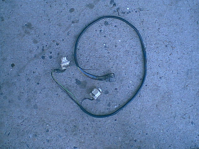 i got a better shape harness from the junk yard.