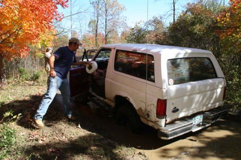 1987 Ford Bronco - Here's the tow strap, 97zjkid.
